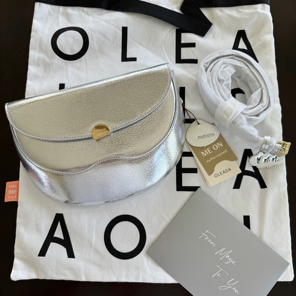 Oleada Echo Bag - Maye Musk Edition - Silver - Picture 1 of 9